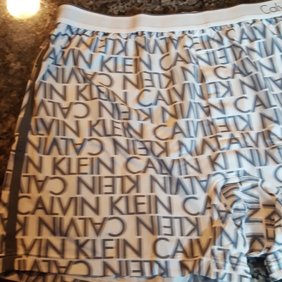 Calvin klein men's size large boxers - Picture 3 of 5